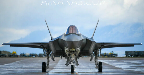 DAMN! Descolagem de F-35 Lightning II vista de perto