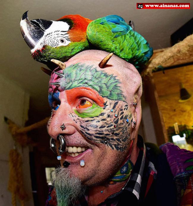 Homem Papagaio Corta as Orelhas - Ainanas.com