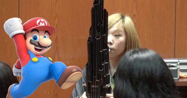 Tema de Super Mario num Instrumento que Provavelmente Nunca Viste