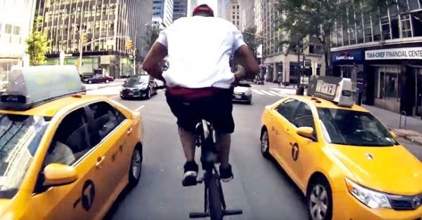 NIGEL SYLVESTER Rasga New York City com a Sua BMX