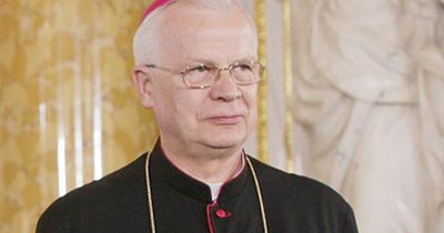 Arcebispo Polaco Culpa Crianças pela Pedofilia
