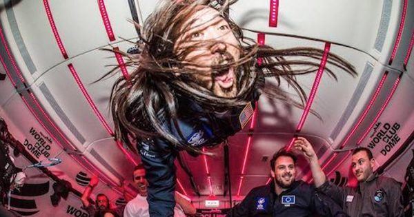 STEVE AOKI torna-se o primeiro DJ a Fazer a Festa em Gravidade Zero