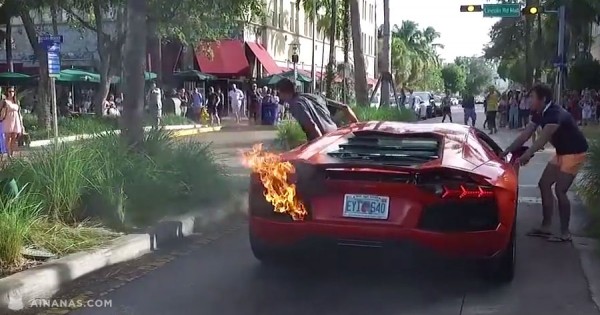 Lamborghini Incendeia-se nas Ruas de Miami