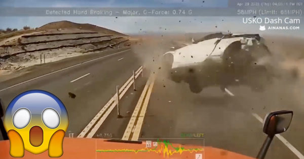 NISSAN 350Z espeta-se a alta velocidade em acidente assustador