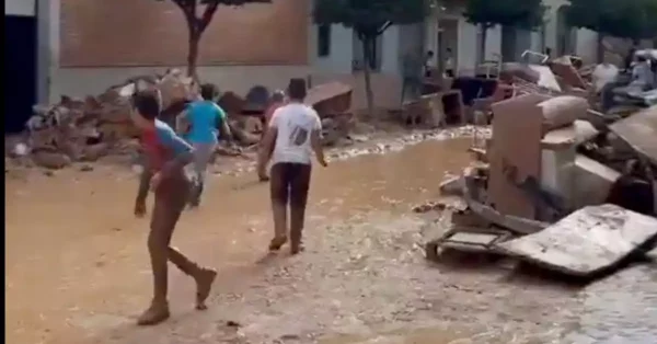 A Magia da Infância Supera a Tempestade em Valência