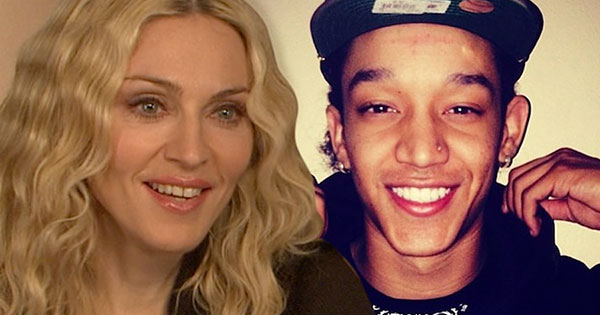 Madonna assume namoro com jovem de 25 anos