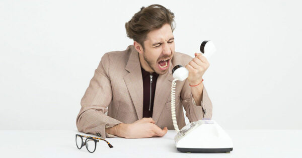 3 Truques para falar com um operador de Atenção ao Cliente